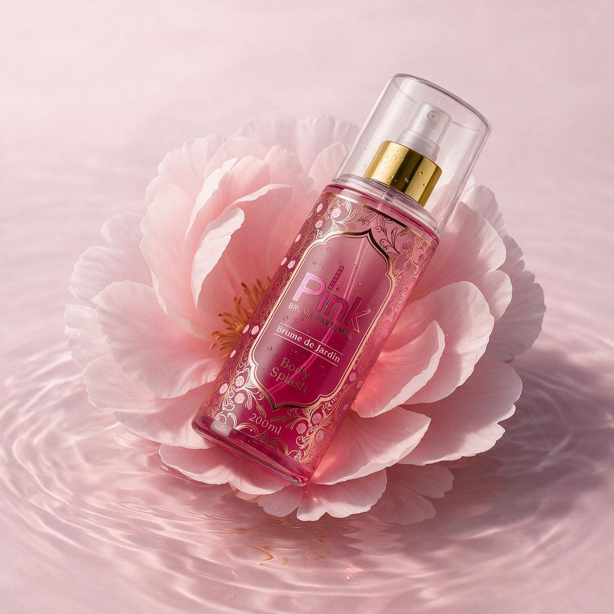 Body splash Brume de Jardin sobre flor rosa e água